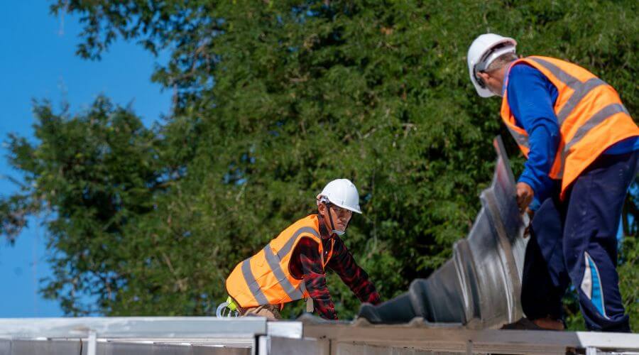 Expert new roof installation services in Hinckley, OH